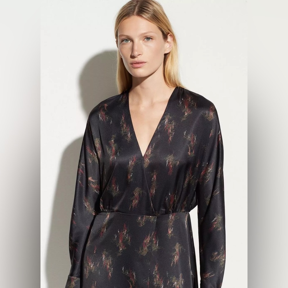 NWT Vince Wisteria Dolman Sleeve Dress Black Floral S - Picture 2 of 5